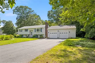 19 Sawdy Pond Ave, Tiverton, RI 02878 - Photo 4