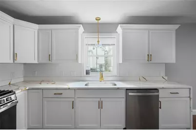 11 Baldwin Court, Providence, RI 02907 - Photo 8