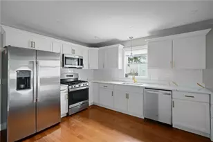 11 Baldwin Ct, Providence, RI 02907 - Photo 6