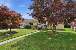 54 Winthrop St, East Providence, RI 02915 - Photo 2