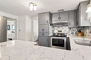 25 S Brookside Ave, North Providence, RI 02911 - Photo 12