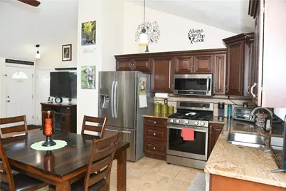 9 Mallory Court, Cranston, RI 02910 - Photo 4