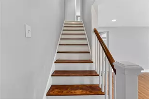 28 Hazard St, Pawtucket, RI 02860 - Photo 18