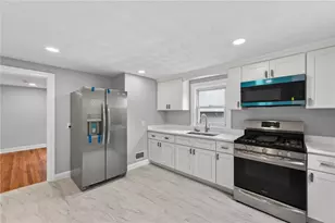 28 Hazard St, Pawtucket, RI 02860 - Photo 6