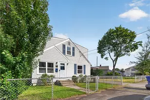 28 Hazard St, Pawtucket, RI 02860 - Photo 4