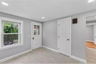 28 Hazard Street, Pawtucket, RI 02860 - Photo 8