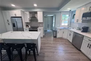 35 Elm St, Newport, RI 02840 - Photo 4