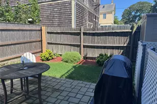 35 Elm St, Newport, RI 02840 - Photo 24