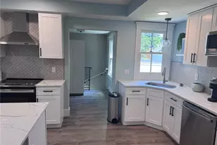 35 Elm St, Newport, RI 02840 - Photo 2