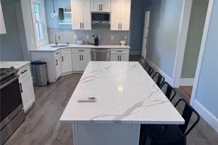 35 Elm St, Newport, RI 02840 - Photo 8