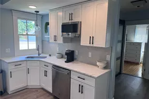 35 Elm St, Newport, RI 02840 - Photo 6