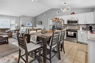 21 Milano St, Providence, RI 02904 - Photo 8