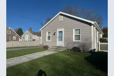 53 Center Avenue, Middletown, RI 02842 - Photo 2