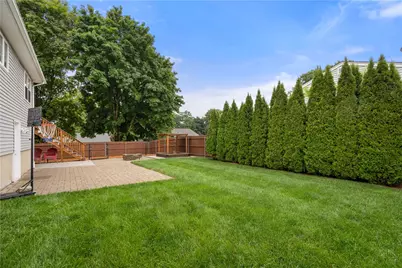 88 Locust Avenue, North Providence, RI 02911 - Photo 32