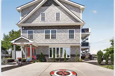 318 Farmington Avenue, Cranston, RI 02920 - Photo 2
