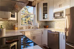 114 Girard Ave, Newport, RI 02840 - Photo 12