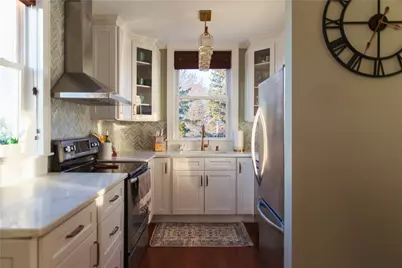 114 Girard Avenue #6, Newport, RI 02840 - Photo 10