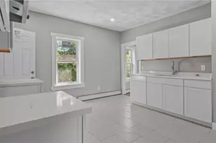 8 Humes St, Pawtucket, RI 02860 - Photo 6