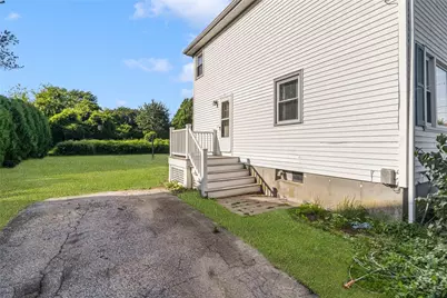 9 Chestnut Hill Road #B, Middletown, RI 02842 - Photo 30