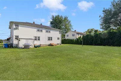9 Chestnut Hill Road #B, Middletown, RI 02842 - Photo 32