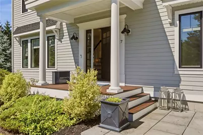 7 Blount Circle, Barrington, RI 02806 - Photo 2