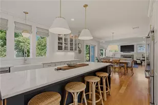 7 Blount Cir, Barrington, RI 02806 - Photo 6