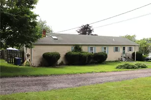 19 Vincent St, Middletown, RI 02842 - Photo 4