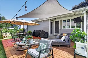 81 Iroquois Dr, Warwick, RI 02888 - Photo 22