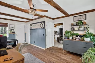 81 Iroquois Dr, Warwick, RI 02888 - Photo 8