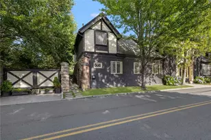 78 Coggeshall Ave, Newport, RI 02840 - Photo 1