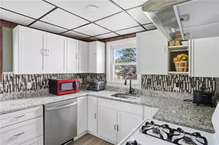 28 Orlo Ave, East Providence, RI 02914 - Photo 6