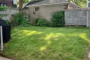 73 Overhill Rd, Providence, RI 02906 - Photo 14