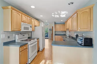 22 Channel View #2, Warwick, RI 02889 - Photo 6