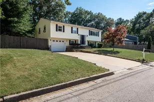 150 Acorn Ln, West Warwick, RI 02893 - Photo 2