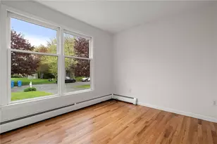 43 Bluegrass Dr, Middletown, RI 02842 - Photo 18