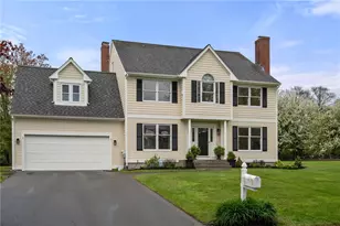 43 Bluegrass Dr, Middletown, RI 02842 - Photo 1