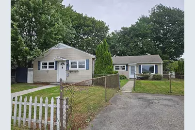 28 Ludlow Road, Middletown, RI 02842 - Photo 1