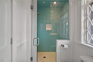 35 Chastellux Ave, Newport, RI 02840 - Photo 22
