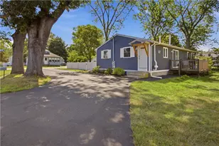 127 Highland Ave, Cumberland, RI 02864 - Photo 2