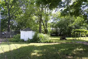 10 Pleasant View Dr, North Providence, RI 02904 - Photo 22