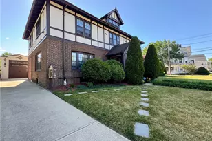 24 Walnut St, Pawtucket, RI 02860 - Photo 2