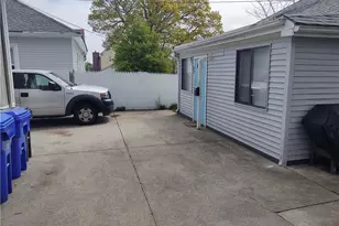 42 Fairview Ave, Pawtucket, RI 02860 - Photo 2