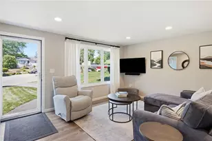 36 Mary Beth Dr, Warwick, RI 02886 - Photo 4