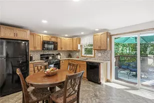 36 Mary Beth Dr, Warwick, RI 02886 - Photo 8