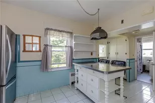 71 Clarence St, Cranston, RI 02910 - Photo 12