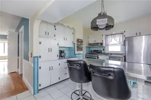 71 Clarence St, Cranston, RI 02910 - Photo 10