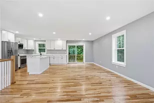 8 Fairgreen Dr, West Warwick, RI 02893 - Photo 4