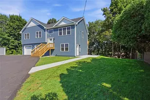 8 Fairgreen Dr, West Warwick, RI 02893 - Photo 2