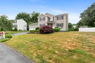 104 Birchwood Dr, South Kingstown, RI 02879 - Photo 4