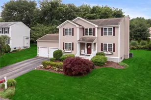 104 Birchwood Dr, South Kingstown, RI 02879 - Photo 2